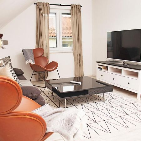 Blackncozy - Design Appartement Mit Boxspringbett Und Balkon Lörrach Eksteriør bilde