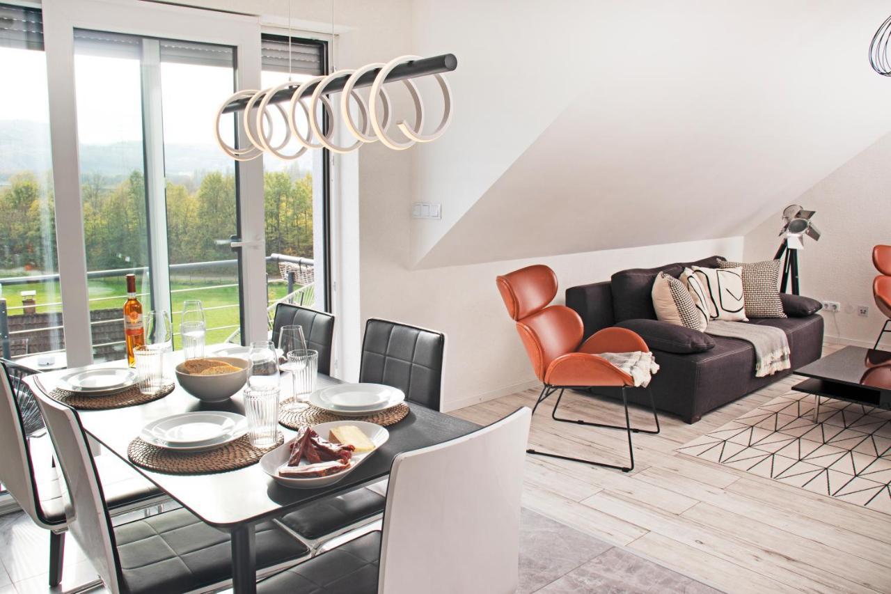 Blackncozy - Design Appartement Mit Boxspringbett Und Balkon Lörrach Eksteriør bilde
