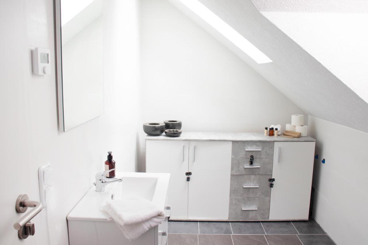 Blackncozy - Design Appartement Mit Boxspringbett Und Balkon Lörrach Eksteriør bilde